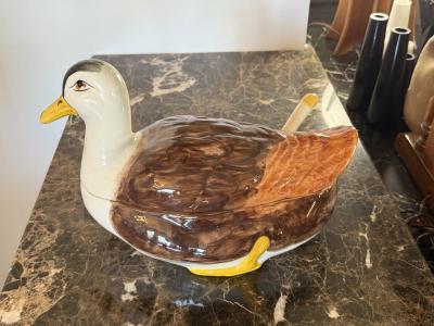 CHARISMATIC CERAMIC DUCK SOUP TUREEN