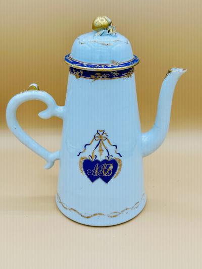 CHINA TRADE LIDDED COFFEE POT