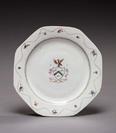 CHINA TRADE PORCELAIN OCTAGONAL PLATE