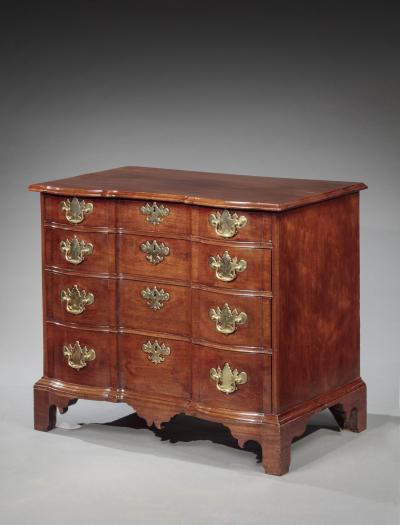 CHIPPENDALE BLOCKFRONT CHEST OF DRAWERS