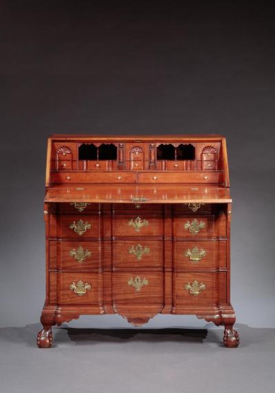 CHIPPENDALE BLOCKFRONT DESK