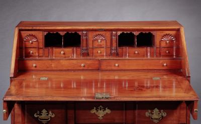 CHIPPENDALE BLOCKFRONT DESK