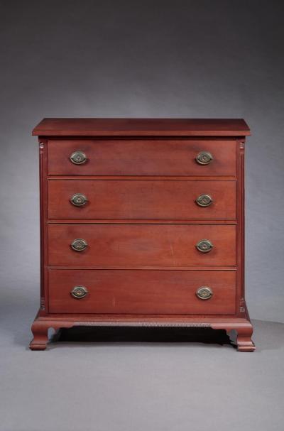 CHIPPENDALE CHEST OF DRAWERS