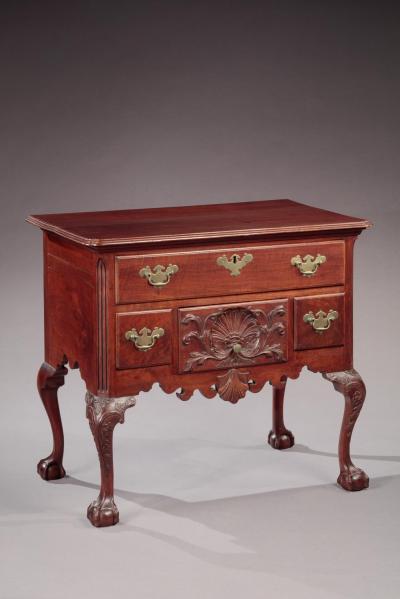 CHIPPENDALE DRESSING TABLE