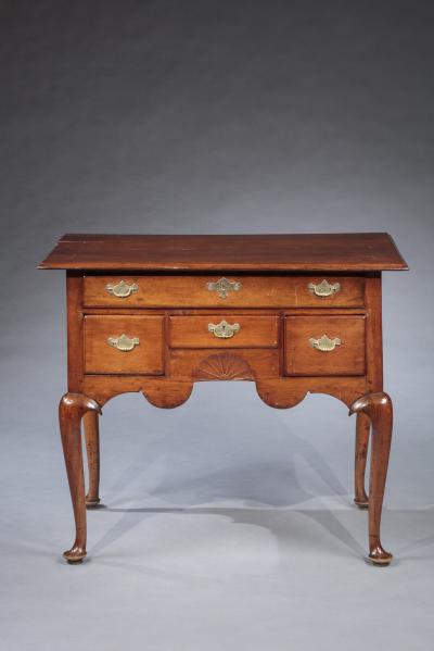 CHIPPENDALE DRESSING TABLE OR LOWBOY