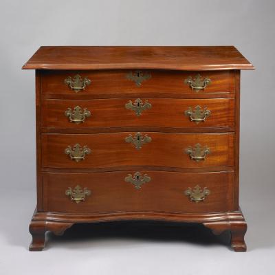 CHIPPENDALE REVERSE SERPENTINE GRADUATED FOUR DRAWER CHEST