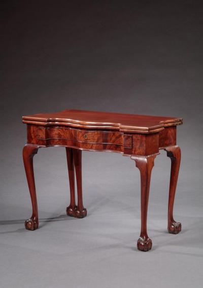 CHIPPENDALE SERPENTINE FIVE LEGGED NEW YORK CARD TABLE