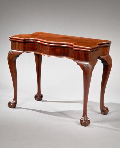 CHIPPENDALE SERPENTINE FRONT CARD TABLE