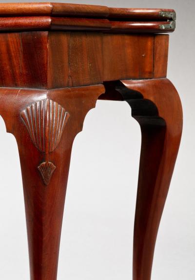 CHIPPENDALE SERPENTINE FRONT CARD TABLE