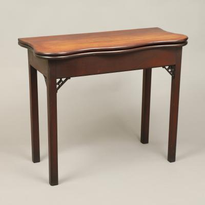 CHIPPENDALE SERPENTINE TOP CARD TABLE