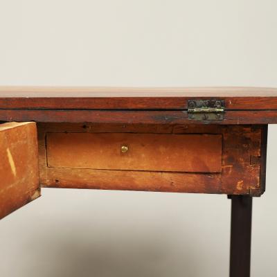 CHIPPENDALE SERPENTINE TOP CARD TABLE