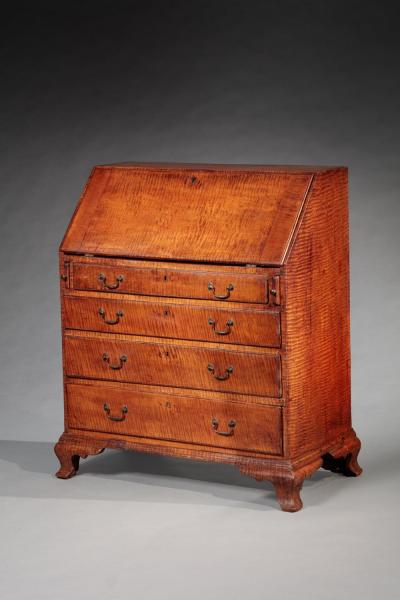 CHIPPENDALE SLANT FRONT DESK