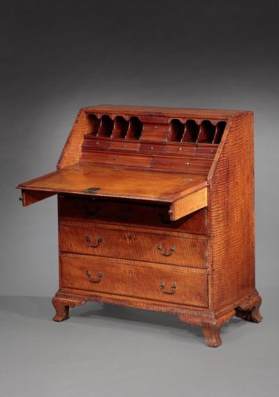 CHIPPENDALE SLANT FRONT DESK