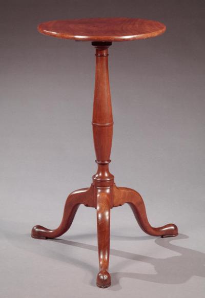 CHIPPENDALE TRIPOD OVAL STAND