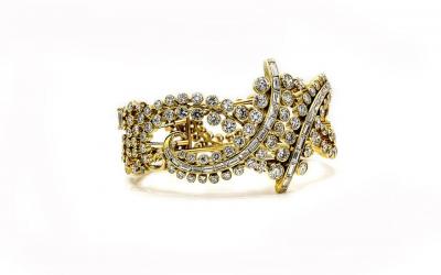CIRCA 1980S 18K YELLOW GOLD 25 CARAT DIAMOND BRACELET