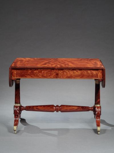 CLASSICAL SOFA TABLE