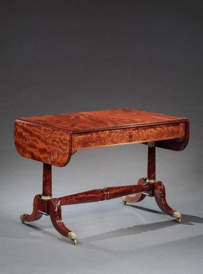 CLASSICAL SOFA TABLE