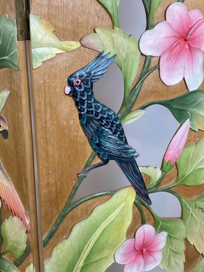 COLORFUL TROPICAL BIRDS AMONGST EXOTIC FOILAGE PAINTED CARVED WOOD ROOM SCREEN