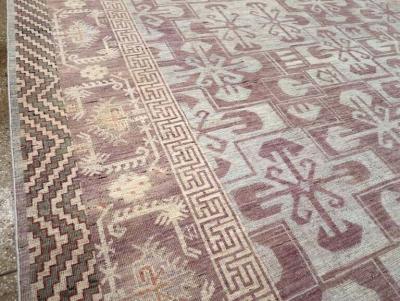 CONTEMPORARY EAST TURKESTAN KHOTAN ROOM SIZE CARPET