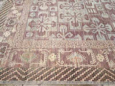 CONTEMPORARY EAST TURKESTAN KHOTAN ROOM SIZE CARPET