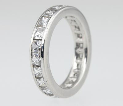 CONTEMPORARY FRENCH CUT DIAMOND BAND