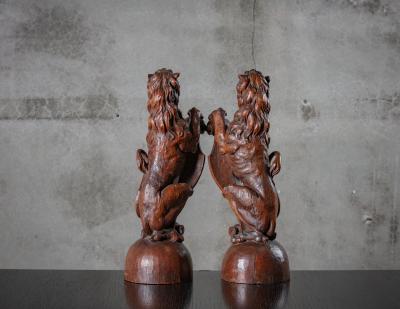 CONTINENTAL CARVED LIONS