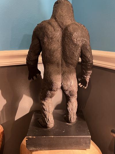 COOL KING KONG STATUE FROM THE 1976 MOVIE