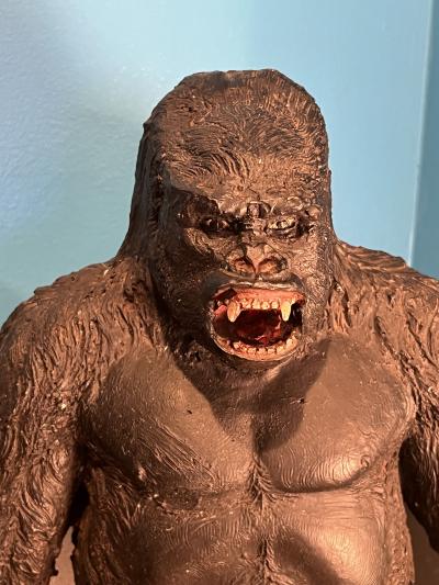 COOL KING KONG STATUE FROM THE 1976 MOVIE