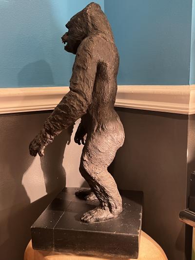COOL KING KONG STATUE FROM THE 1976 MOVIE
