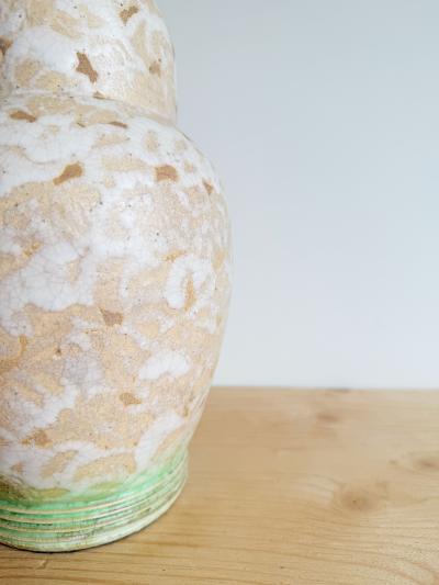 CREME CERAMIC LAMP WITH LIGHT GREEN BAND