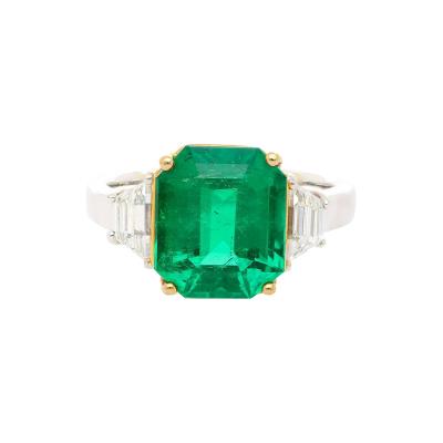 Carat Insignificant Oil Colombian Emerald Trapezoid Cut Diamond 3 Stone Ring