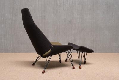 Carl Edward Matthes Sculptural Carl Edward Matthes Bicolor Lounge Chair with Footrest Denmark 1956