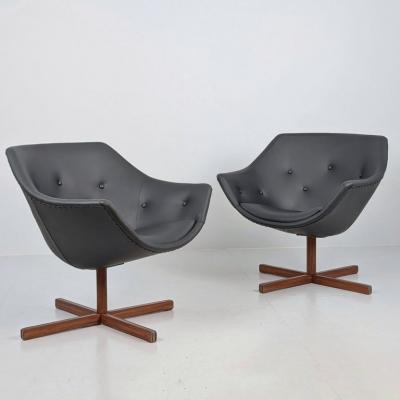 Carl Gustav Hiort af Orn s Carl Gustaf Hiort af Orn s Carl Gustaf Hiort af Orn s Pair of Mandarin Chairs Black Leather Finland 1960s