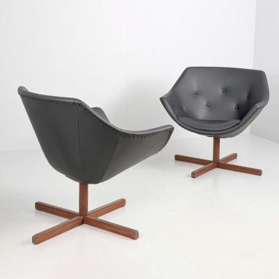 Carl Gustav Hiort af Orn s Carl Gustaf Hiort af Orn s Carl Gustaf Hiort af Orn s Pair of Mandarin Chairs Black Leather Finland 1960s