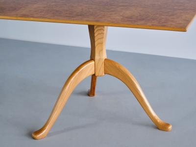Carl Malmsten Carl Malmsten Berg Three Legged Coffee Table in Burl Elmwood Sweden 1960s