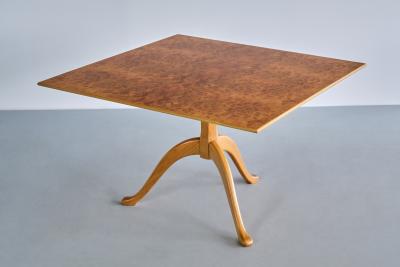 Carl Malmsten Carl Malmsten Berg Three Legged Coffee Table in Burl Elmwood Sweden 1960s