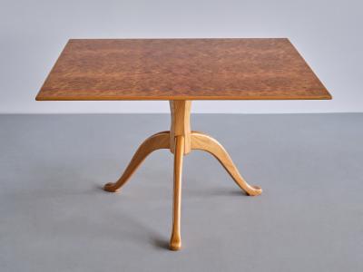 Carl Malmsten Carl Malmsten Berg Three Legged Coffee Table in Burl Elmwood Sweden 1960s