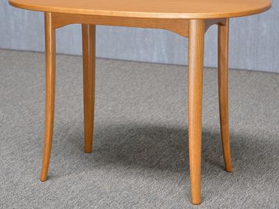 Carl Malmsten Pair of Carl Malmsten Ovalen Side Tables in Oak Carl L fving Sweden 1960s