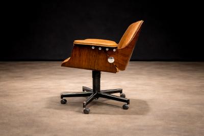 Carlo Fongaro Dinamarquesa Armchair in Rosewood Leather Carlo Fongaro 1970s