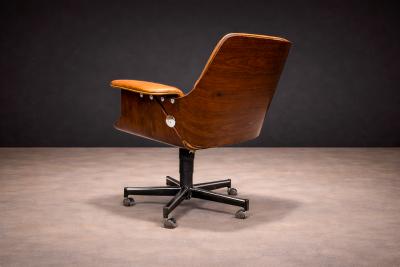 Carlo Fongaro Dinamarquesa Armchair in Rosewood Leather Carlo Fongaro 1970s