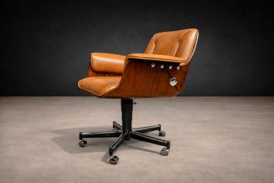 Carlo Fongaro Dinamarquesa Armchair in Rosewood Leather Carlo Fongaro 1970s