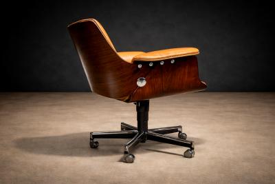 Carlo Fongaro Dinamarquesa Armchair in Rosewood Leather Carlo Fongaro 1970s