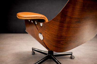 Carlo Fongaro Dinamarquesa Armchair in Rosewood Leather Carlo Fongaro 1970s
