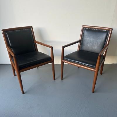 Carlo de Carli Carlo di Carli Can be sold as pairs The walnut framework with tapering and flaring legs and ar