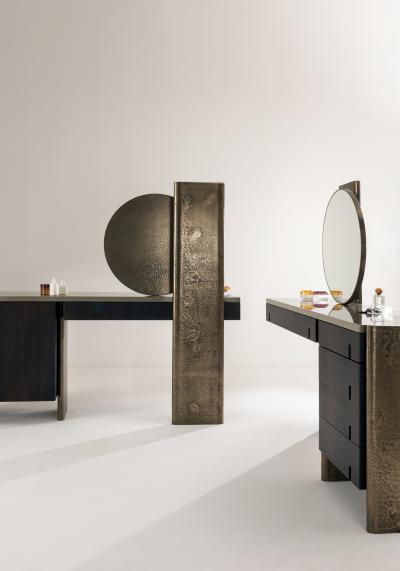 Carlyle Collective Outfit Vanity