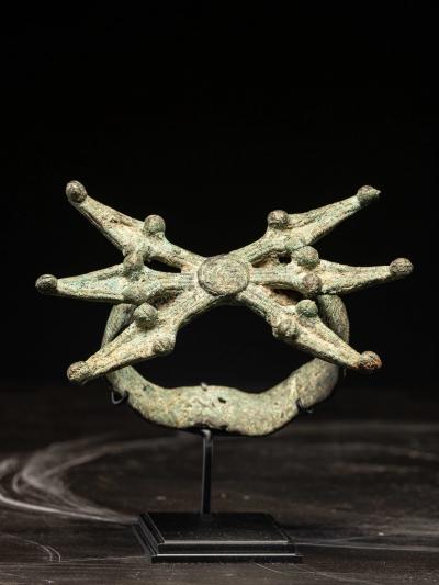 Ceremonial Bracelet debira with six serpent heads torfan Gan People
