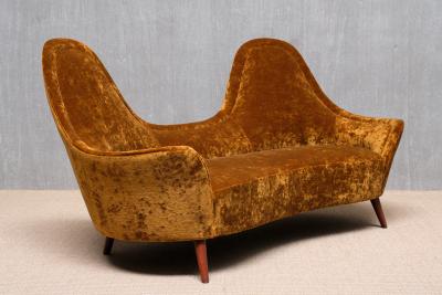 Cesare Lacca Exceptional Curved Cesare Lacca Sofa in Fadini Borghi Velvet Italy 1950s