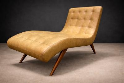 Chaise lounge in Hardwood and Faux Leather Unknown 1960s