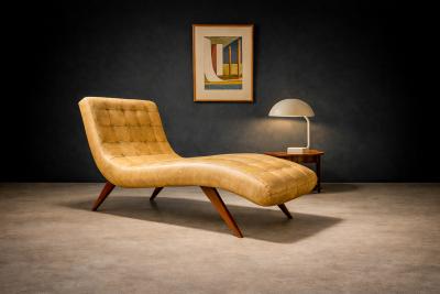 Chaise lounge in Hardwood and Faux Leather Unknown 1960s