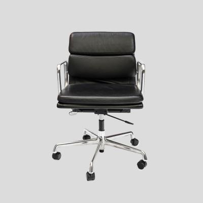 Charles Eames Charles Eames design soft pad for Vitra black leather chair